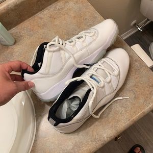 Jordan 11 Lows “Legend Blues”